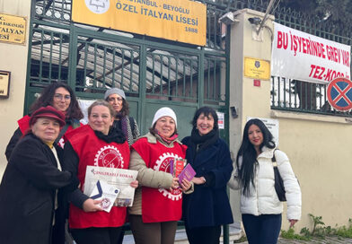 İTALYAN LİSESİ GREVDEKİ KADIN ÖĞRETMENLERİN 8 MART BİLDİRİSİ